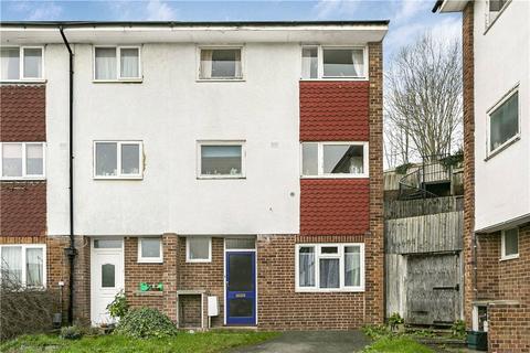 4 bedroom end of terrace house to rent, Guildford Park Avenue, Guildford, Surrey, GU2
