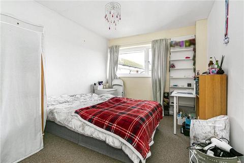 4 bedroom end of terrace house to rent, Guildford Park Avenue, Guildford, Surrey, GU2