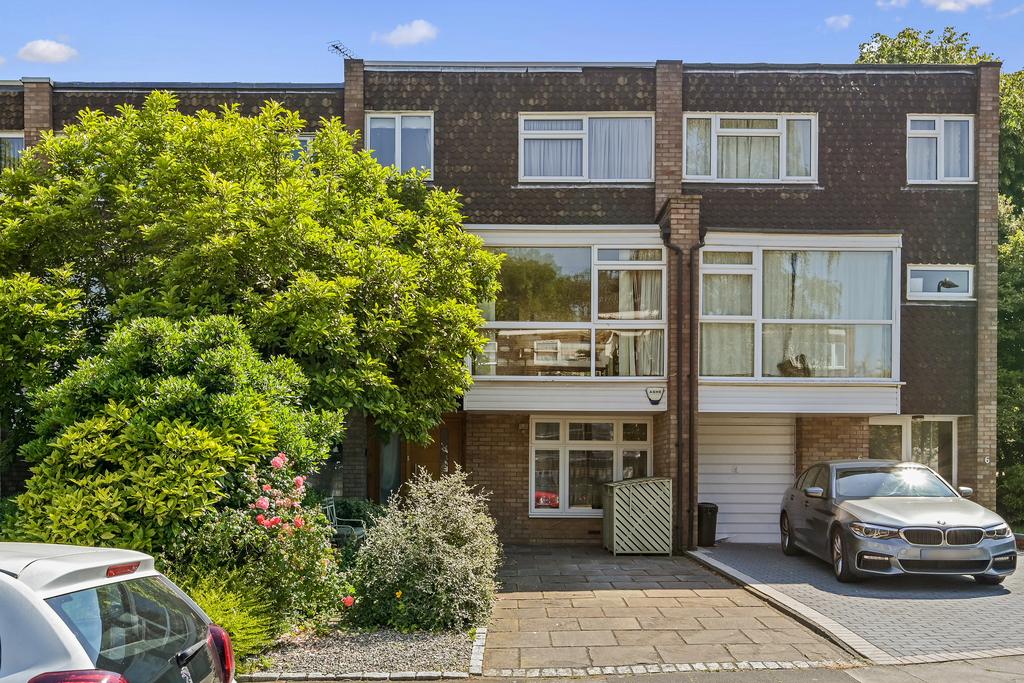 Templewood, Ealing, London, W13 3 bed terraced house for sale £800,000