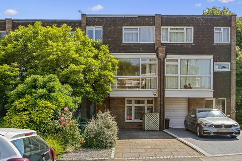 8 Templewood, London, W13 8DQ