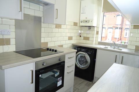 16 Brompton Mount, Leeds, LS11 6HY