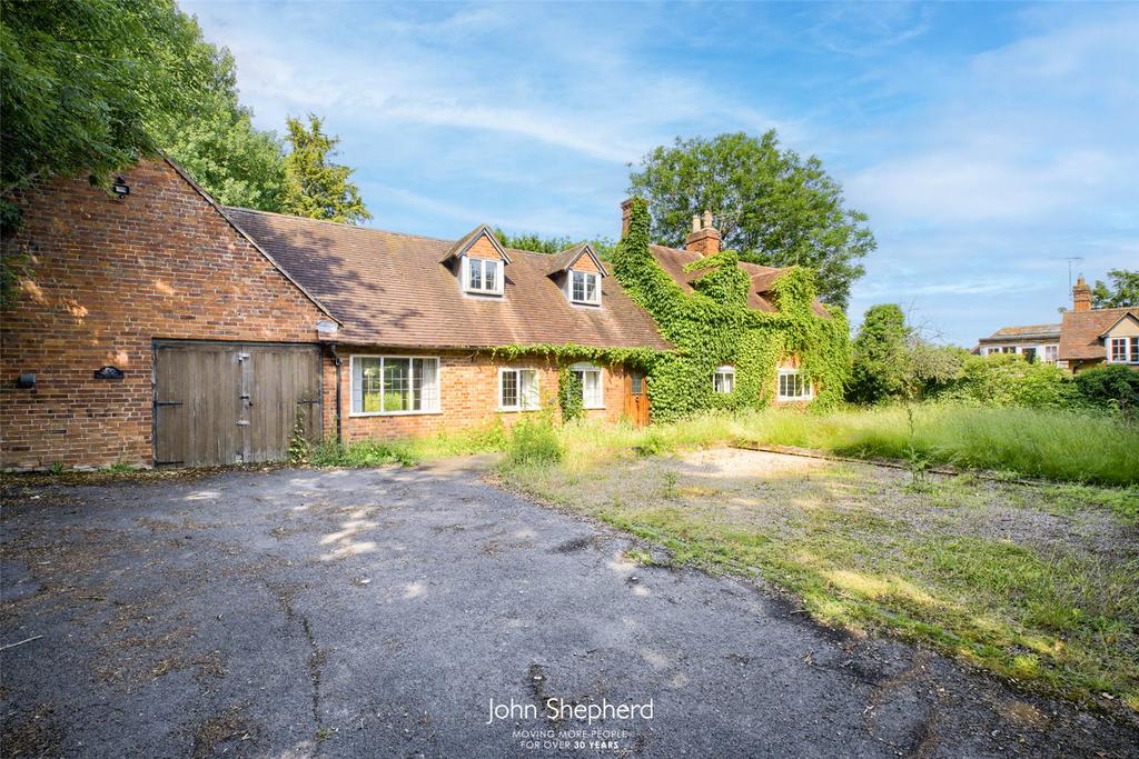 Arrow, Alcester, Warwickshire, B49 4 bed detached house for sale £800,000