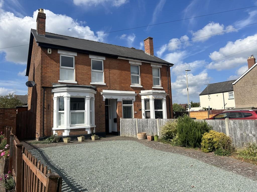 Elmbridge Road, Longlevens, Gloucester 3 bed semidetached house £1,400 pcm (£323 pw)