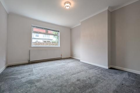 3 bedroom apartment to rent, Talma Gardens, Twickenham