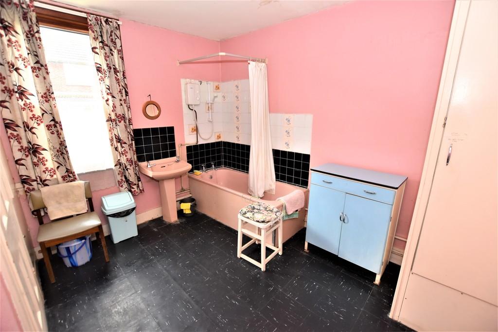 Glencoe Road, Margate 2 bed terraced house £225,000