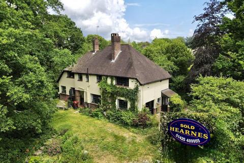 Broom Hill Crow Hill, Crow, Ringwood, BH24 3DQ