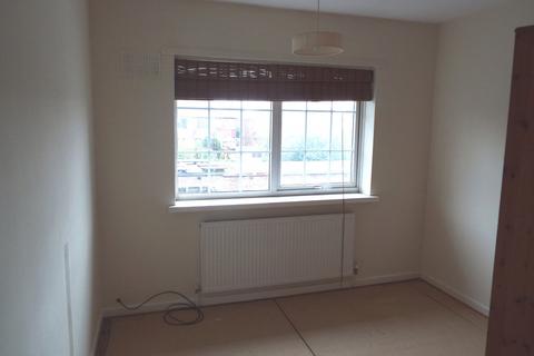 3 bedroom apartment to rent, 23a Gisburn Road