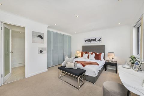 3 Mews Street, London, E1W 1UG