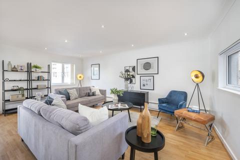 3 Mews Street, London, E1W 1UG