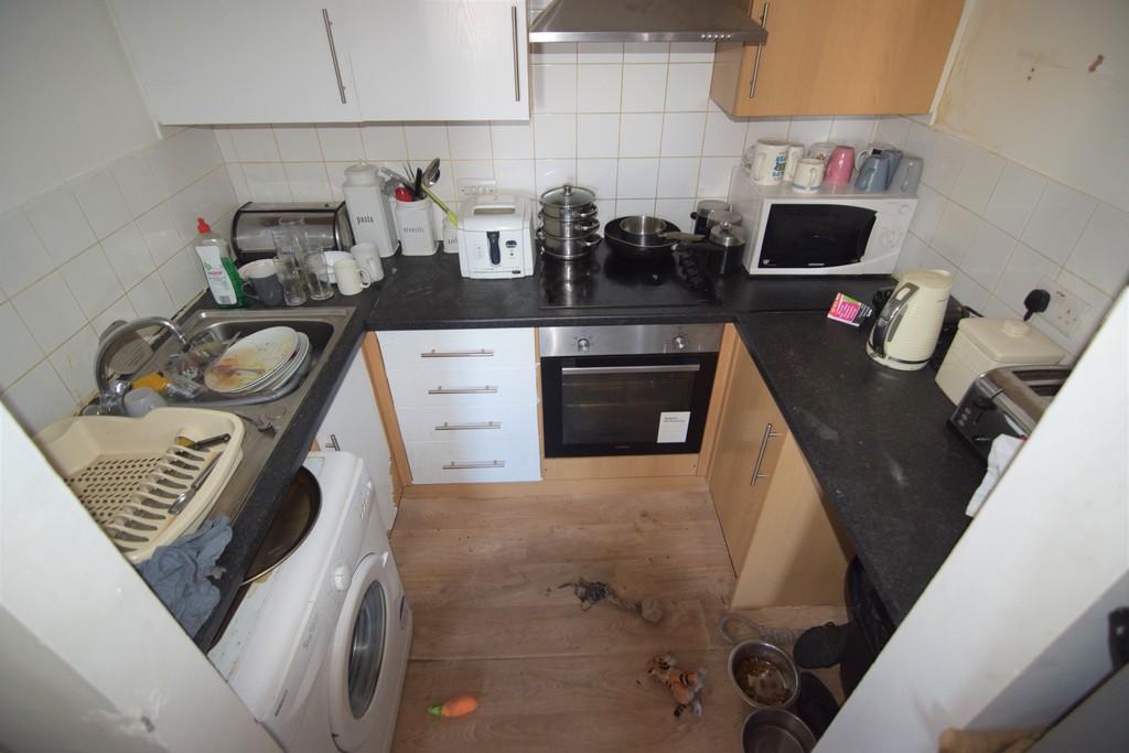 Flat 5 kitchen