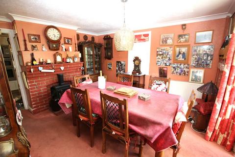 Yew Tree Cottage Brick End, Broxted, Dunmow, CM6 2BL