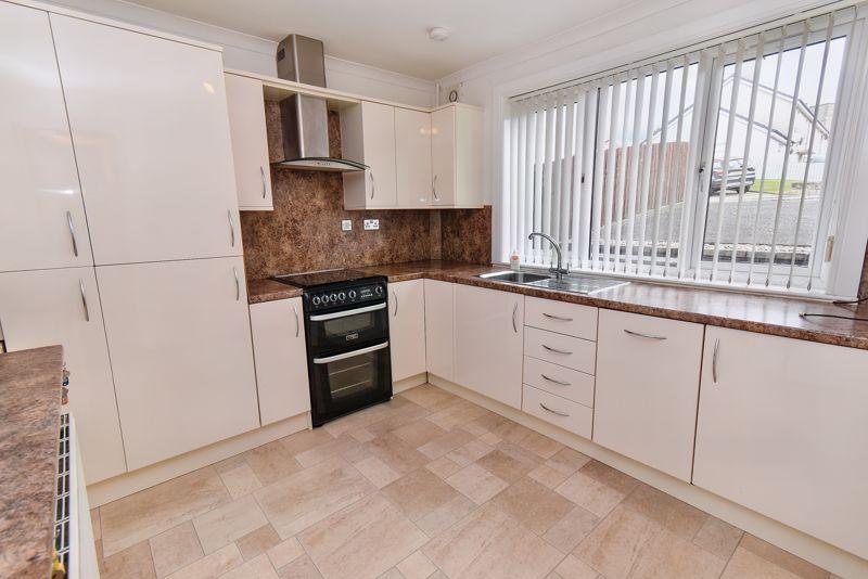 Montrose Gardens, Kilsyth 2 bed terraced house £109,995