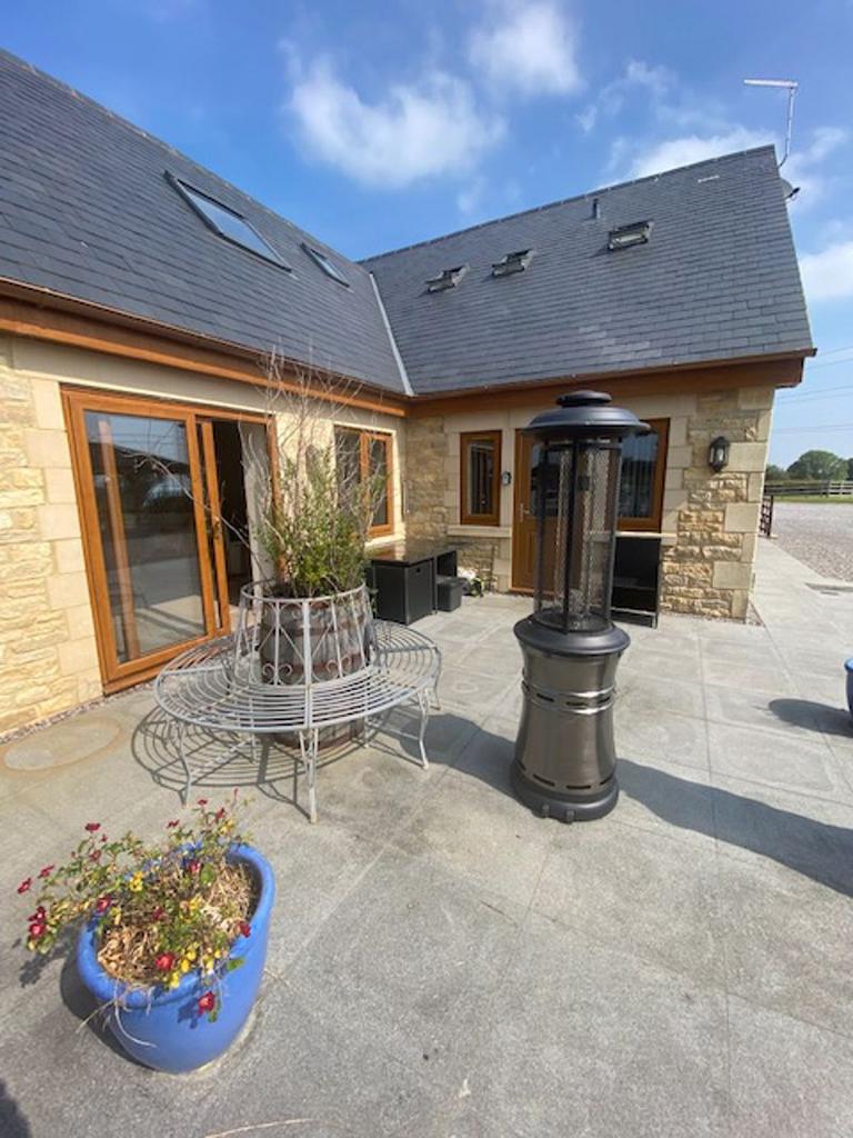 Patio to front