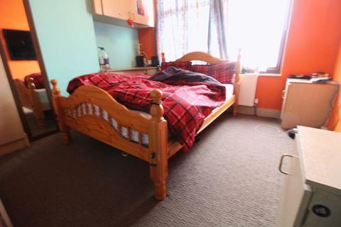 6 Wingate Road, Luton, LU4 8PX