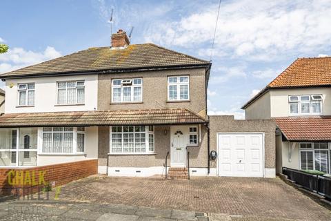 6 Woodstock Avenue, Romford, RM3 9NF