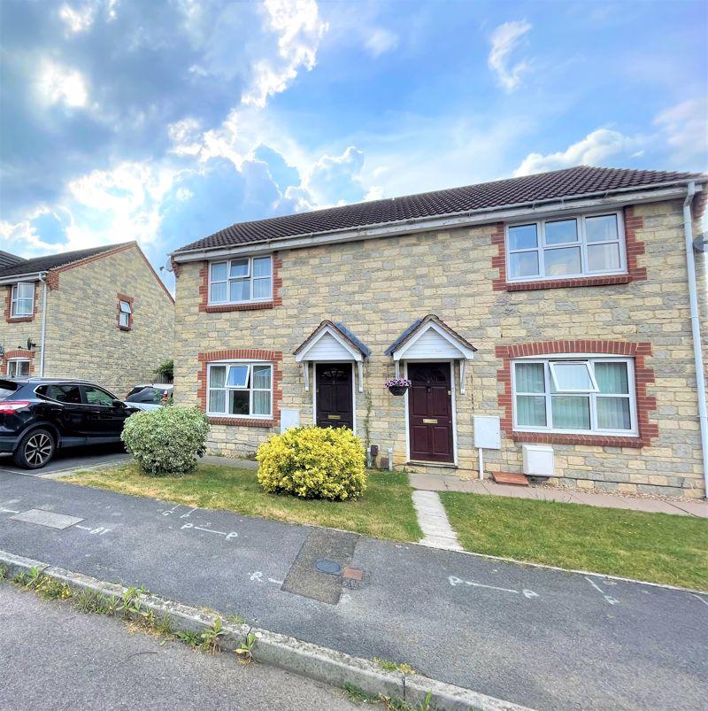 Grenville Close, Churchdown 3 bed property £1,100 pcm (£254 pw)