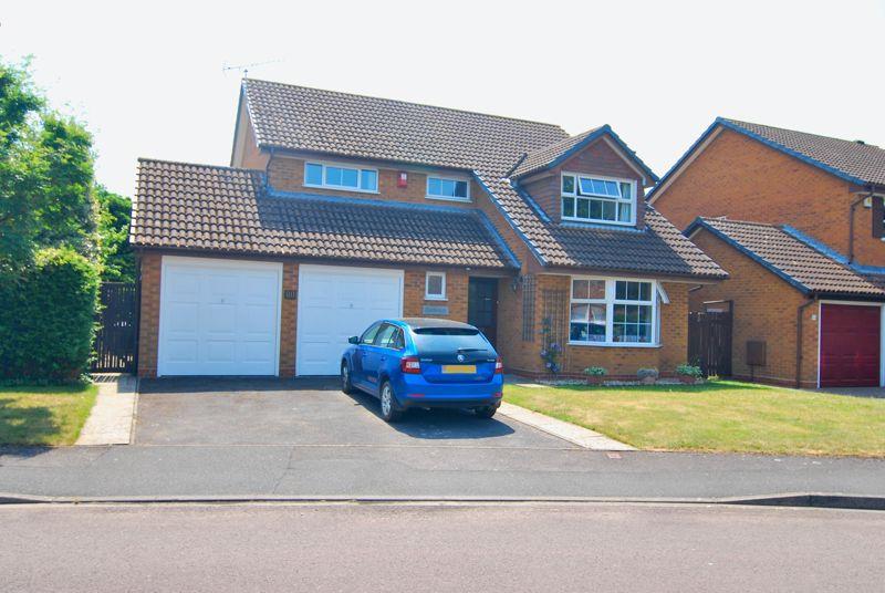 Gambier Parry Gardens, Longford, Gloucester 4 bed detached house for