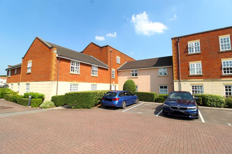 john-repton-gardens-brentry-2-bed-ground-floor-flat-219-995