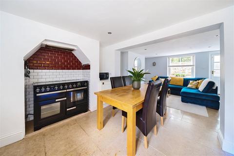 68 Fairview Road, Cheltenham, GL52 2EH