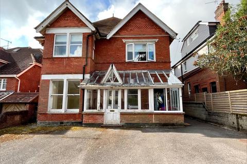 10a Groveley Road, Bournemouth, BH4 8HF