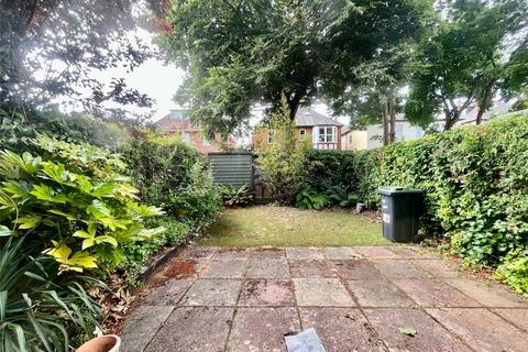 10a Groveley Road, Bournemouth, BH4 8HF