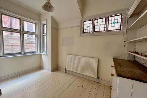10a Groveley Road, Bournemouth, BH4 8HF