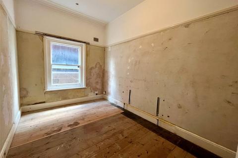 10a Groveley Road, Bournemouth, BH4 8HF