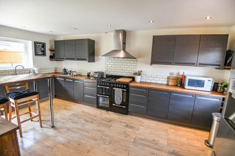 4 bedroom detached house for sale, Mountbatten Drive, Leverington, Wisbech, Cambridgeshire, PE13 5AF