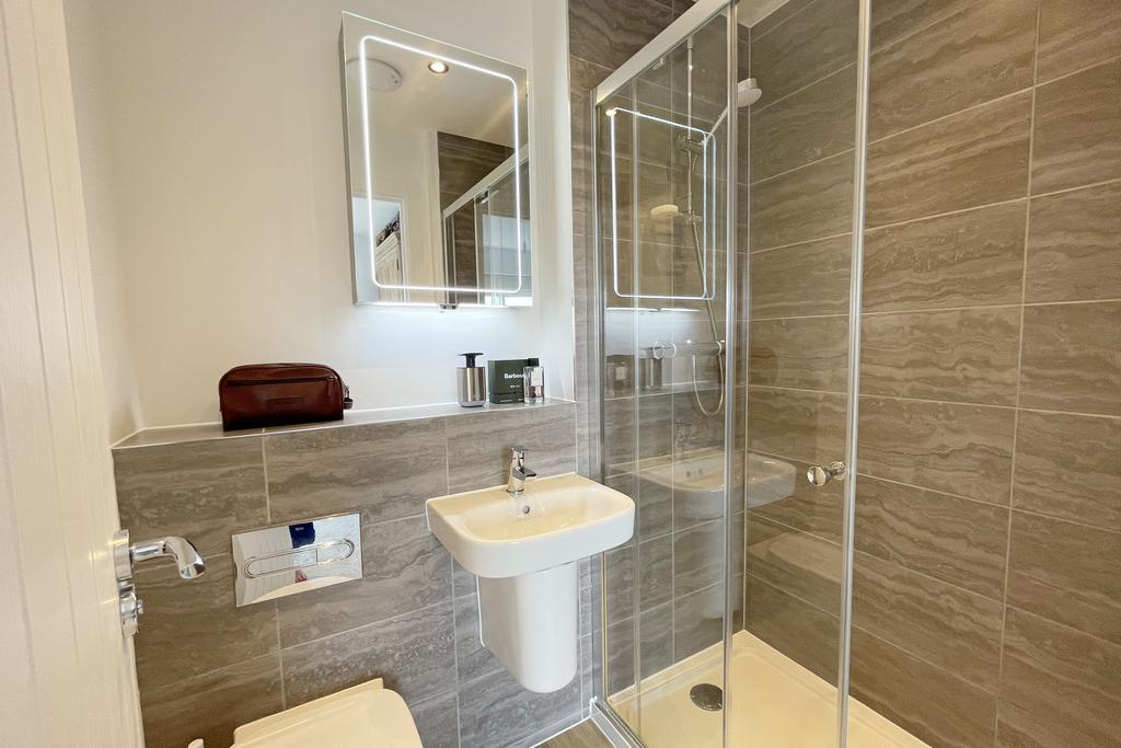 Bedroom 1 Ensuite