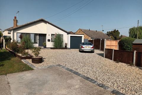 3 bedroom bungalow for sale, Kitkatts Road, Canvey Island