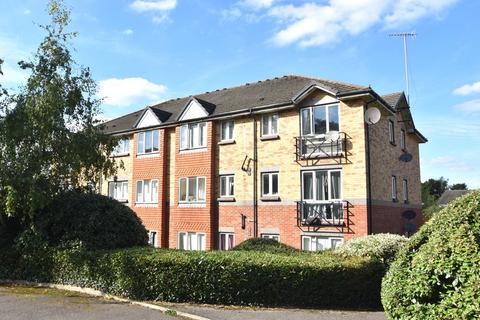 32 Parry Drive, Weybridge, KT13 0UU