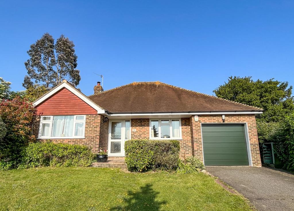 Streetlands, Brede Lane, TN33 2 bed detached bungalow for