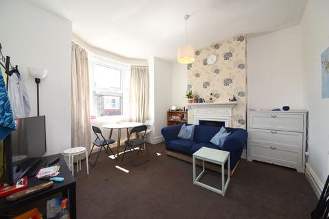 22 Kitchener Road, London, N2 8AS