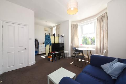 22 Kitchener Road, London, N2 8AS