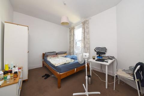 22 Kitchener Road, London, N2 8AS