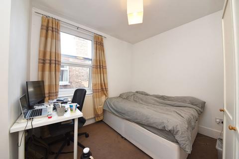 22 Kitchener Road, London, N2 8AS