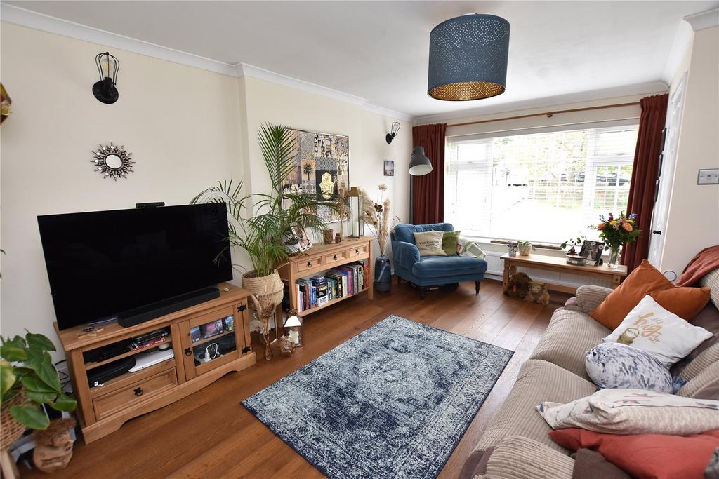 Abbeydale Oval Kirkstall Leeds 3 Bed Detached House For Sale £325 000