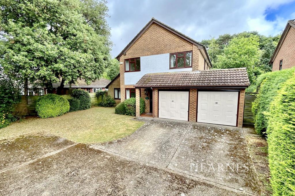 Marianne Road, Talbot Village, Poole, BH12 4 bed detached house for