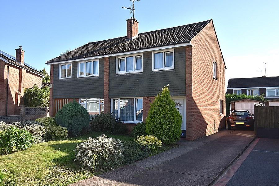 Garden Close, Broadfields, Exeter, EX2 3 bed semidetached house for