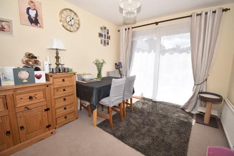 12 Garden Close, Exeter, EX2 5PA