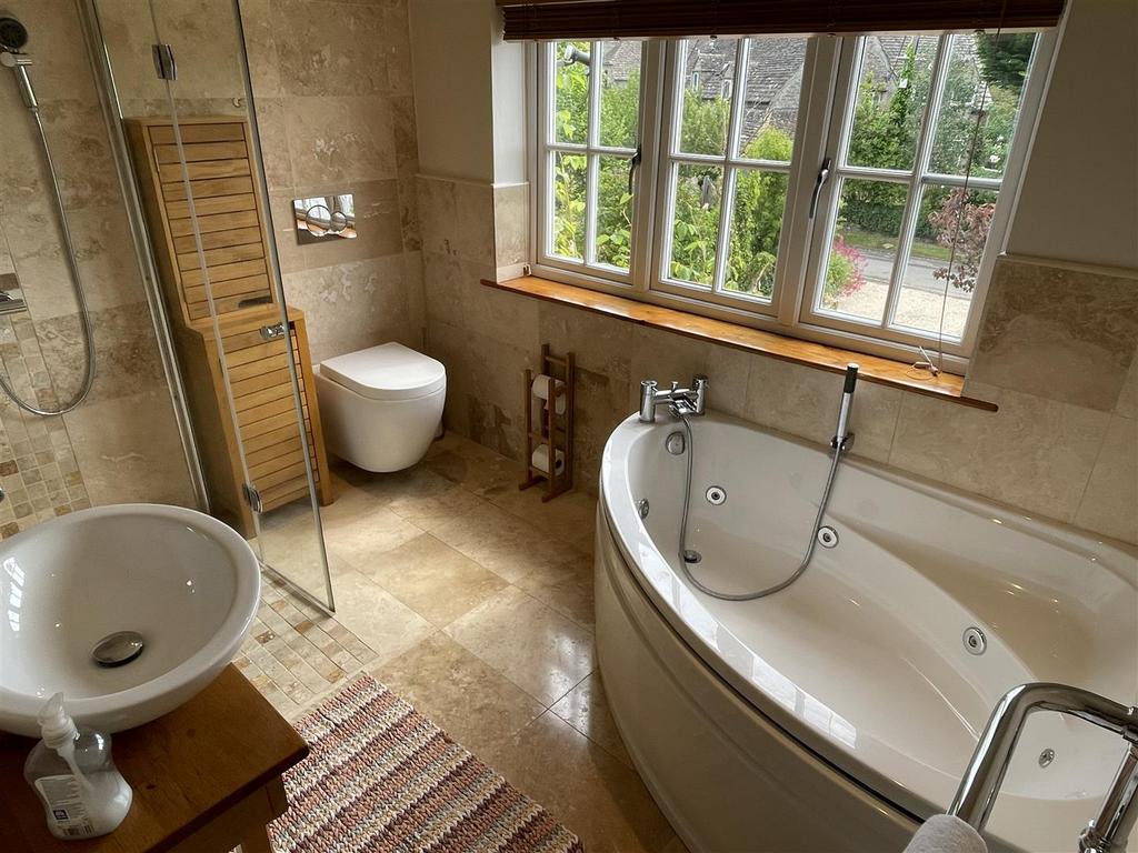 Bathroom.JPG