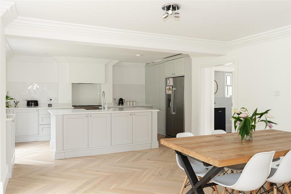 Westfield, Reigate 4 bed detached house for sale £1,550,000