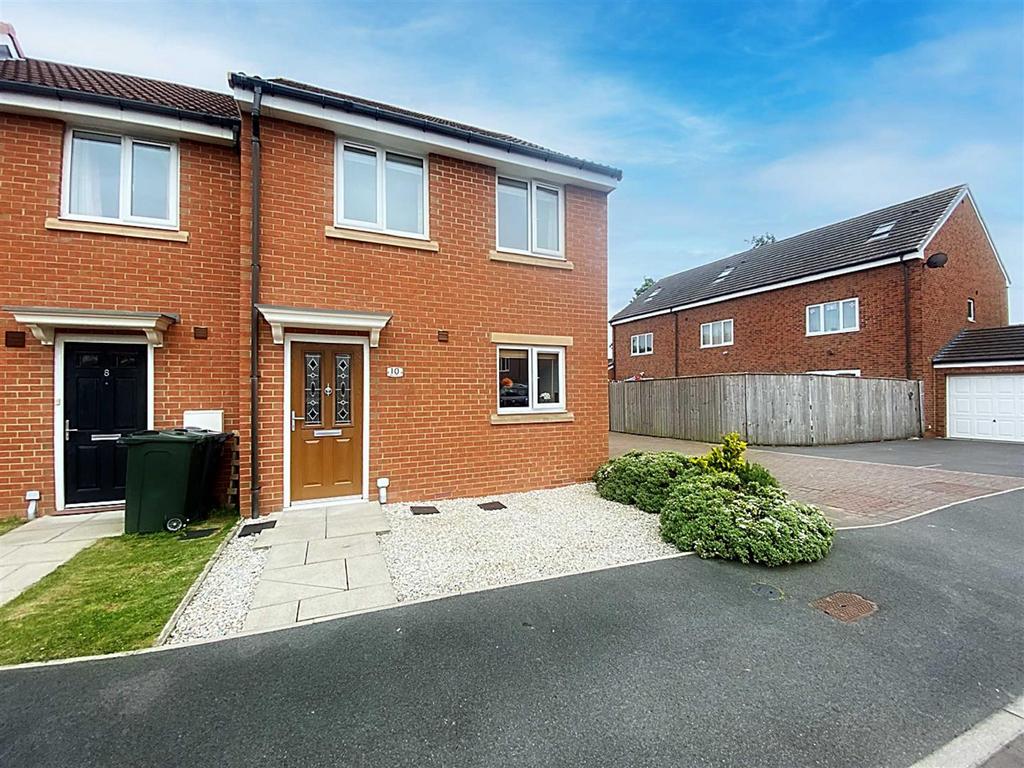 Bristol Drive, Henley Grange 3 bed terraced house for sale £169,950