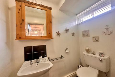 16 Canford Crescent, Codsall, Wolverhampton, WV8 2AF