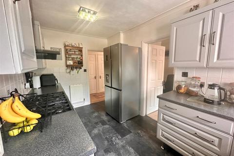 16 Canford Crescent, Codsall, Wolverhampton, WV8 2AF