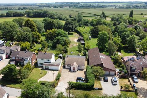 8 Lowfields, Little Eversden, Cambridge, CB23 1HJ