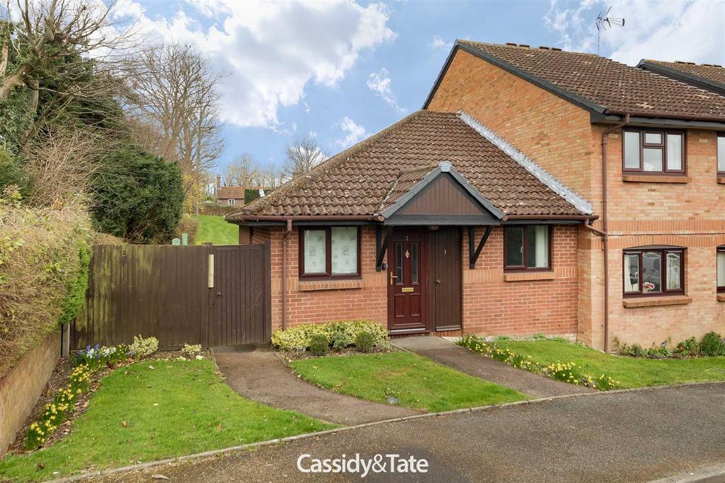 Four Limes, Wheathampstead 2 bed semidetached bungalow for sale £299,950