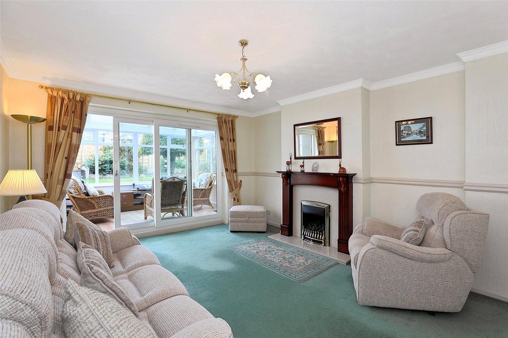 Hollingthorpe Avenue, Hall Green, Wakefield, West Yorkshire, WF4 2 bed