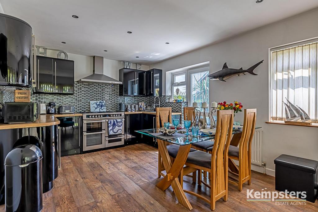 Kitchen Diner 1.jpg