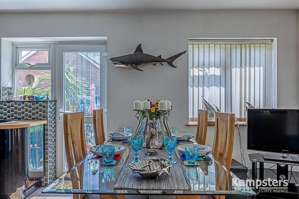 Kitchen Diner 2.jpg